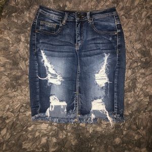 Distressed denial skirt